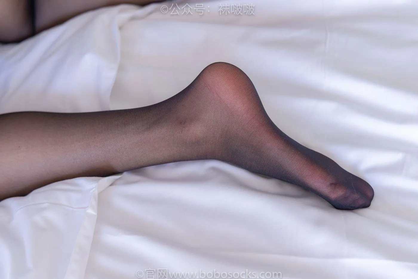 [BoBoSocks袜啵啵]NO.049 果果-OL制服、高跟鞋、黑丝 [140P]插图1